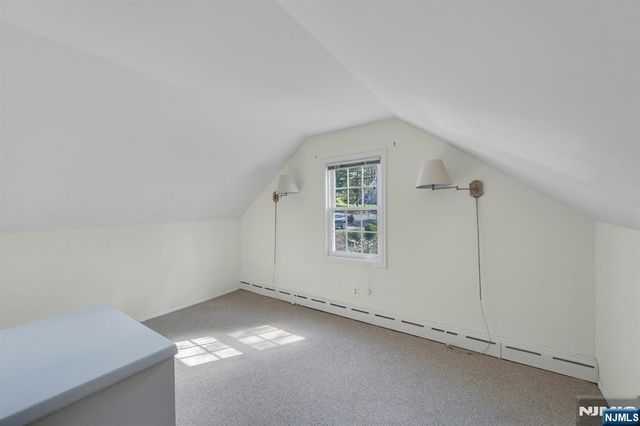 17 Andrew Avenue, Oakland, NJ 07436