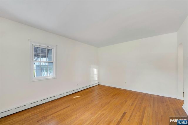 17 Andrew Avenue, Oakland, NJ 07436