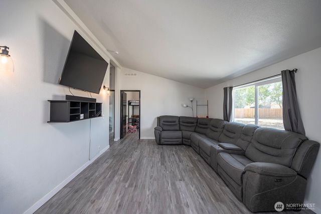 9192 Road 4.8 NE, Moses Lake, WA 98837