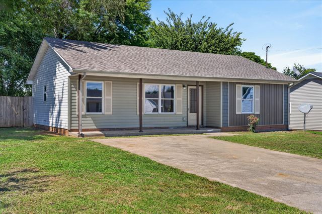 1647 Hannibal Dr, Oak Grove, KY 42262