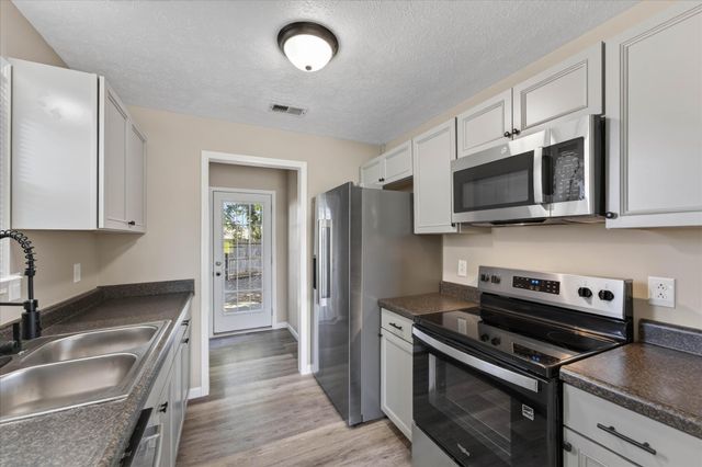 1647 Hannibal Dr, Oak Grove, KY 42262