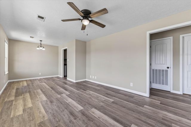 1647 Hannibal Dr, Oak Grove, KY 42262