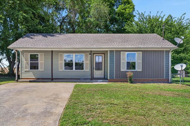 1647 Hannibal Dr, Oak Grove, KY 42262