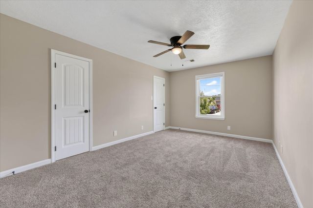 1647 Hannibal Dr, Oak Grove, KY 42262