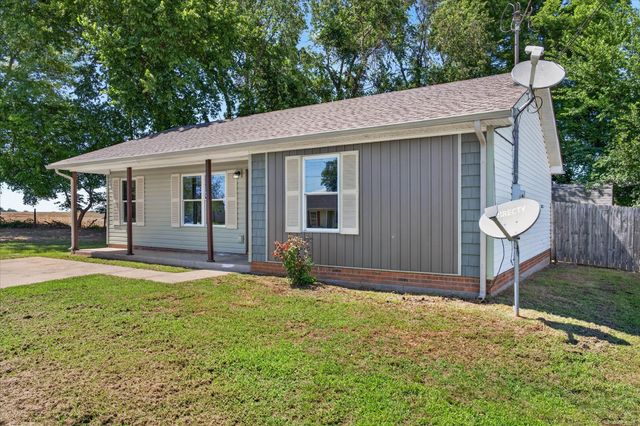 1647 Hannibal Dr, Oak Grove, KY 42262