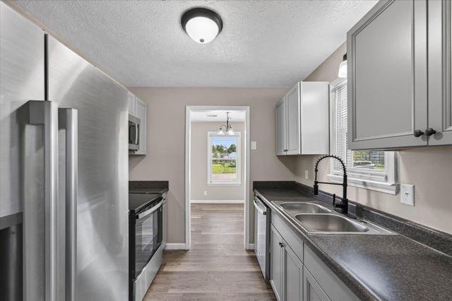1647 Hannibal Dr, Oak Grove, KY 42262
