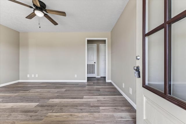 1647 Hannibal Dr, Oak Grove, KY 42262