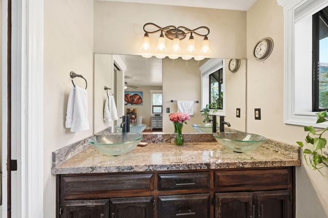 4000 Meander Drive, Redding, CA 96001