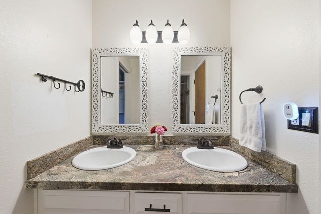 4000 Meander Drive, Redding, CA 96001