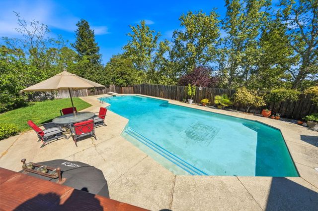 4000 Meander Drive, Redding, CA 96001