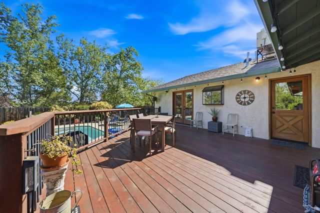 4000 Meander Drive, Redding, CA 96001