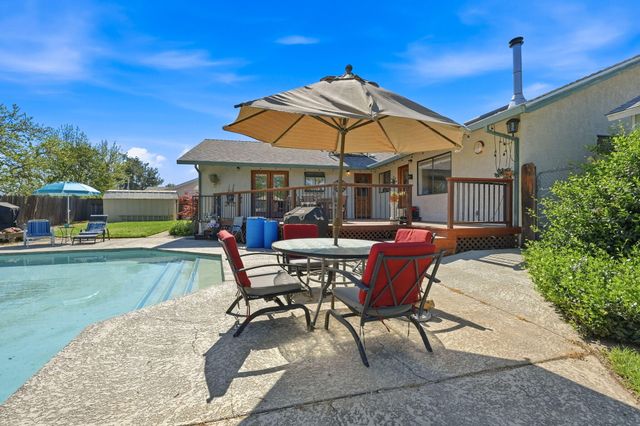 4000 Meander Drive, Redding, CA 96001