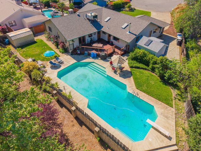 4000 Meander Drive, Redding, CA 96001