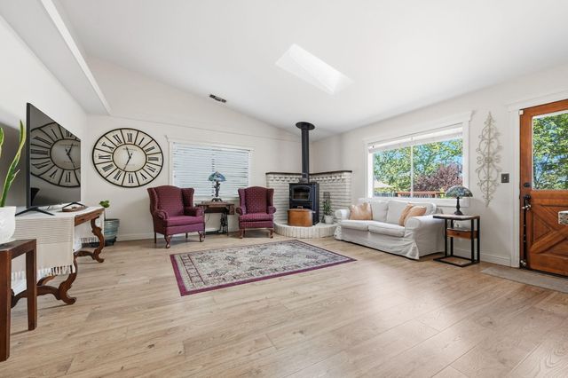 4000 Meander Drive, Redding, CA 96001