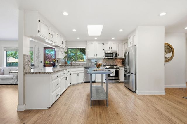 4000 Meander Drive, Redding, CA 96001