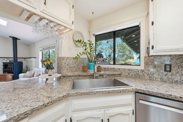 4000 Meander Drive, Redding, CA 96001