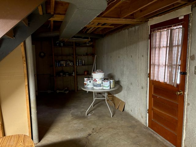 4970 FLORIST RD, Roanoke, VA 24012