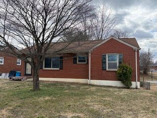 4970 FLORIST RD, Roanoke, VA 24012