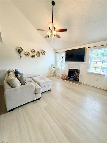 1914 Woodgate ARCH, Chesapeake, VA 23320