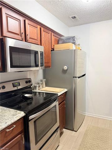 1914 Woodgate ARCH, Chesapeake, VA 23320