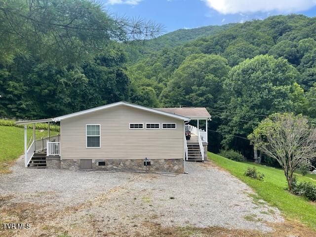 2169 Rice Creek Road, Flag Pond, TN 37657