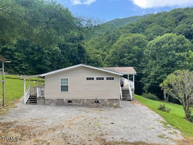 2169 Rice Creek Road, Flag Pond, TN 37657