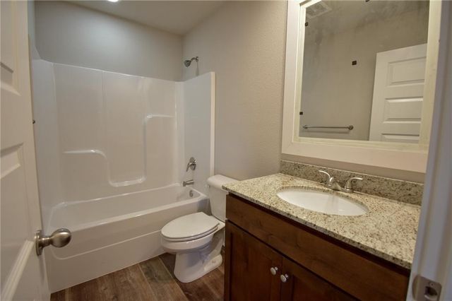 747 N Malbec Road, Fayetteville, AR 72704