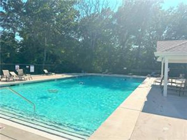747 N Malbec Road, Fayetteville, AR 72704