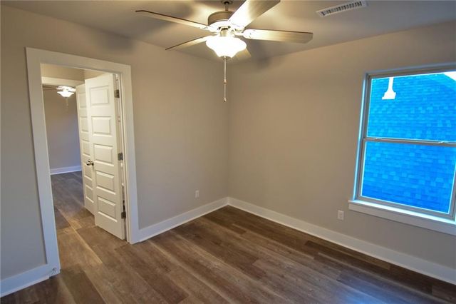 747 N Malbec Road, Fayetteville, AR 72704