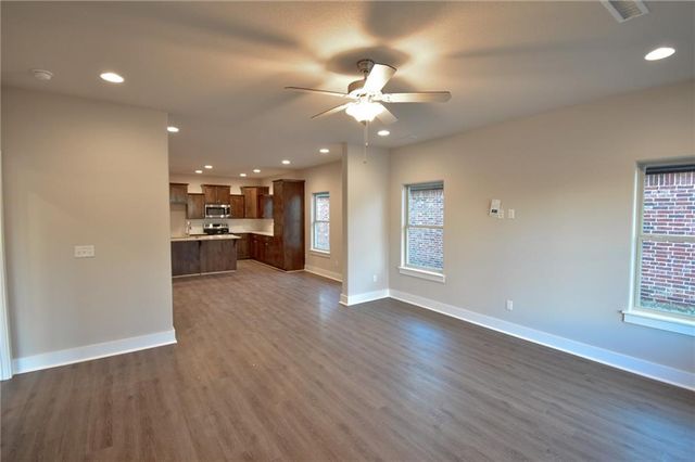 747 N Malbec Road, Fayetteville, AR 72704