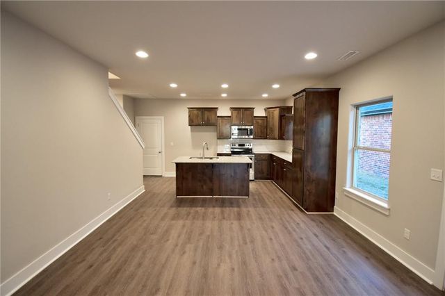 747 N Malbec Road, Fayetteville, AR 72704