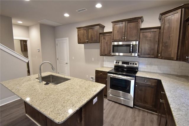 747 N Malbec Road, Fayetteville, AR 72704