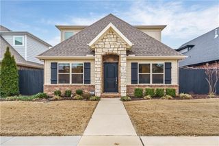 747 N Malbec Road, Fayetteville, AR 72704