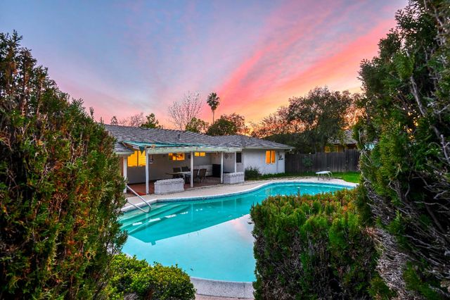 6605 Penney Way, Carmichael, CA 95608