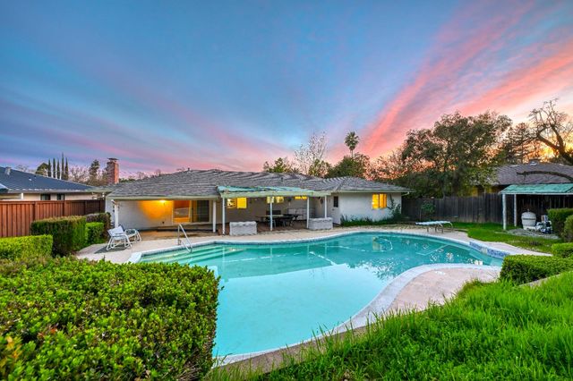 6605 Penney Way, Carmichael, CA 95608