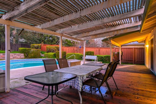 6605 Penney Way, Carmichael, CA 95608