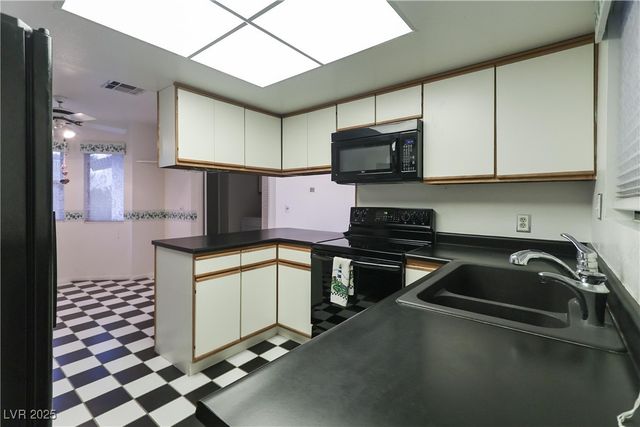 935 Vista Lago Way, Boulder City, NV 89005