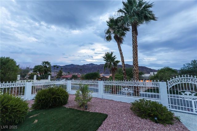 935 Vista Lago Way, Boulder City, NV 89005