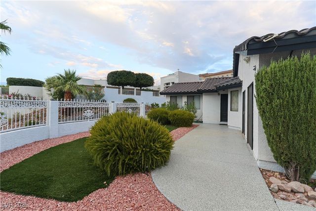 935 Vista Lago Way, Boulder City, NV 89005