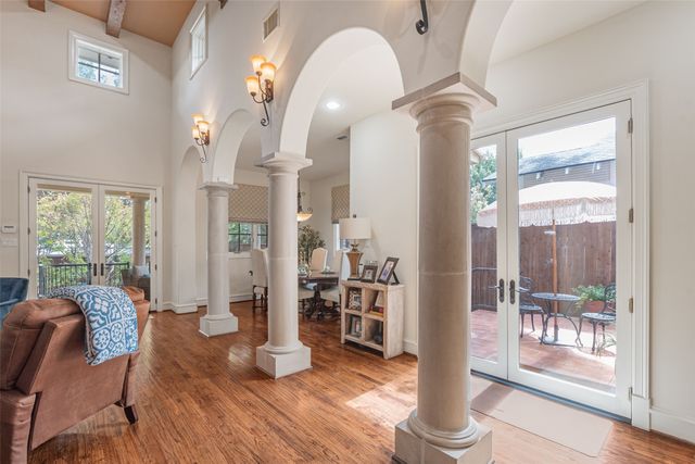 1213 Virginia Place, Fort Worth, TX 76107