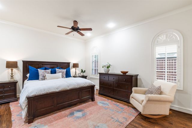 1213 Virginia Place, Fort Worth, TX 76107