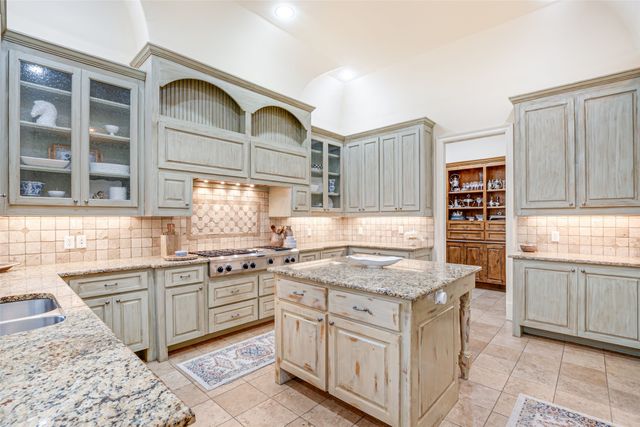 1213 Virginia Place, Fort Worth, TX 76107