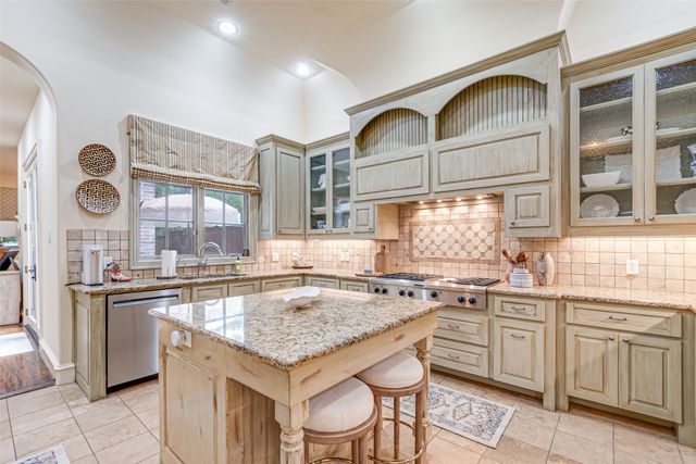 1213 Virginia Place, Fort Worth, TX 76107