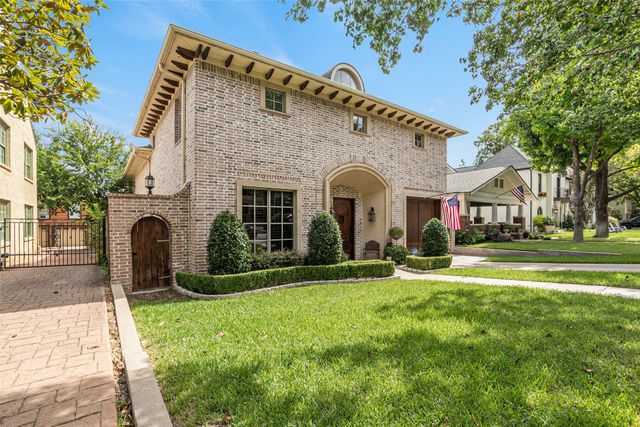 1213 Virginia Place, Fort Worth, TX 76107