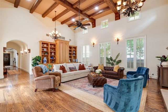 1213 Virginia Place, Fort Worth, TX 76107
