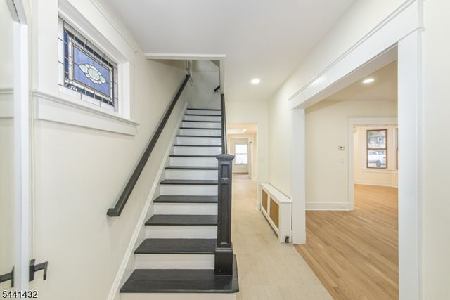 69 W Hanover Ave, Morris Plains Boro, NJ 07950