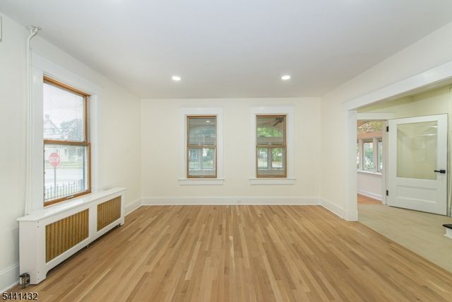 69 W Hanover Ave, Morris Plains Boro, NJ 07950