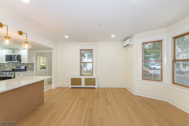 69 W Hanover Ave, Morris Plains Boro, NJ 07950