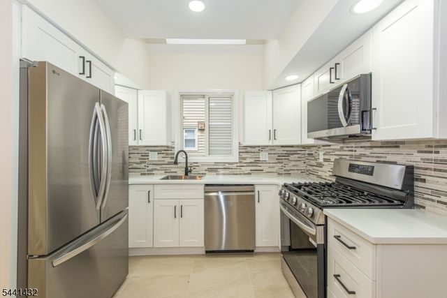69 W Hanover Ave, Morris Plains Boro, NJ 07950