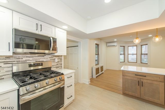 69 W Hanover Ave, Morris Plains Boro, NJ 07950